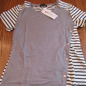 New  DREAGAL NWT  Gray White Short sleeves  Shirt Top Small